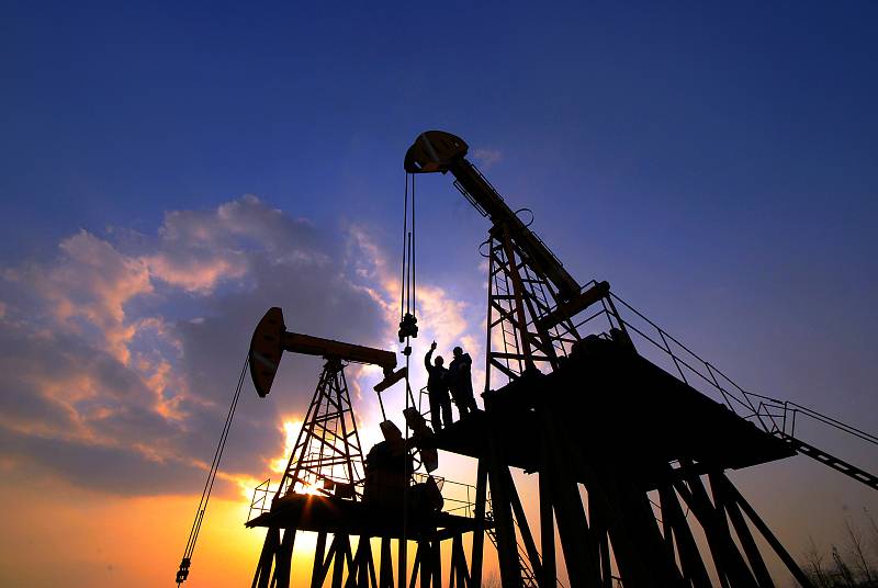 IEA宣布释放储备计划 油价下滑后迅速反弹