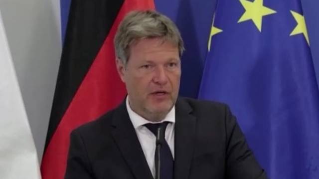 德国经济部长：希望几天内找到新“油源” 停止进口俄罗斯油